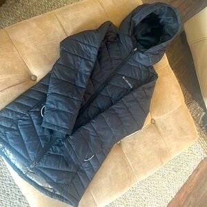 Columbia Omni Heat Black Girls Coat. Size 10/12. Gently used